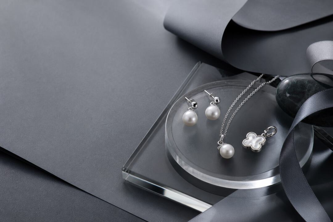 Gift-ready Lianou jewelry