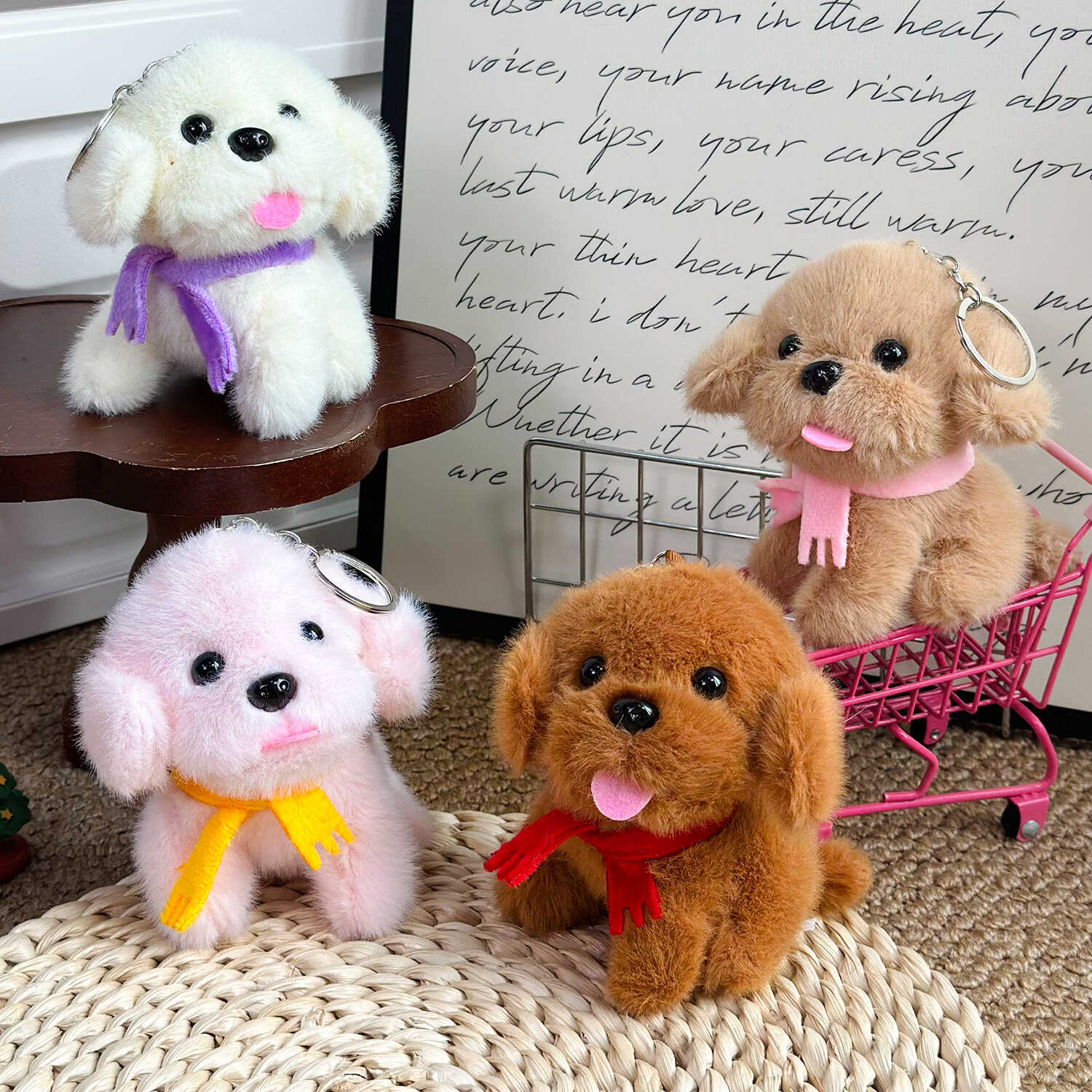 4 - inch 10cm Head - tilted Scarf Dog Pendant