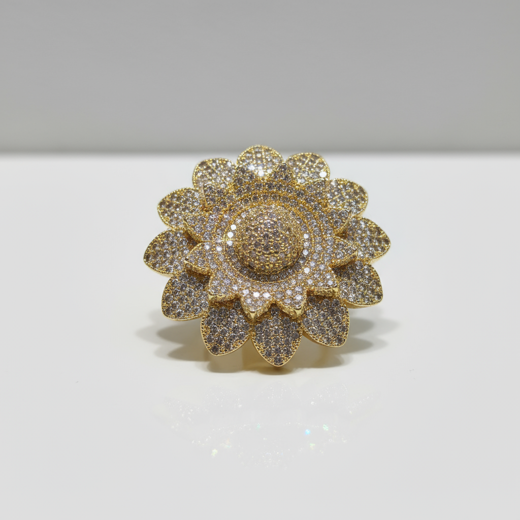 “Golden Blooming with Abundant Zircons - Sun-Facing Copper-Inlaid Zircon Ring” - Alternative View
