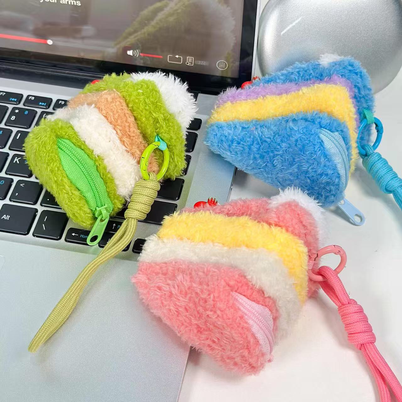 Berry-Themed Sandwich Plush Keychain - Image 6