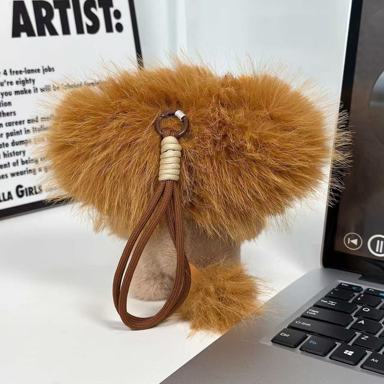 Fierce-looking Lion Cub Keychain - Image 7