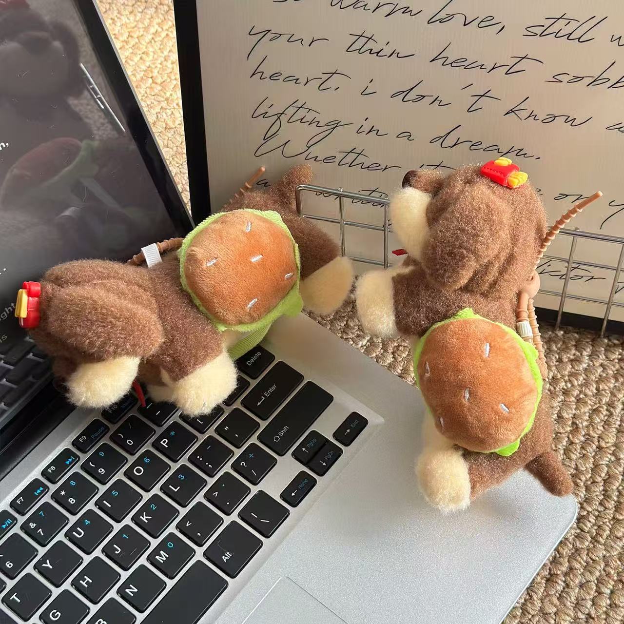 Hamburger-Themed Dog Plush Keychain - Image 5