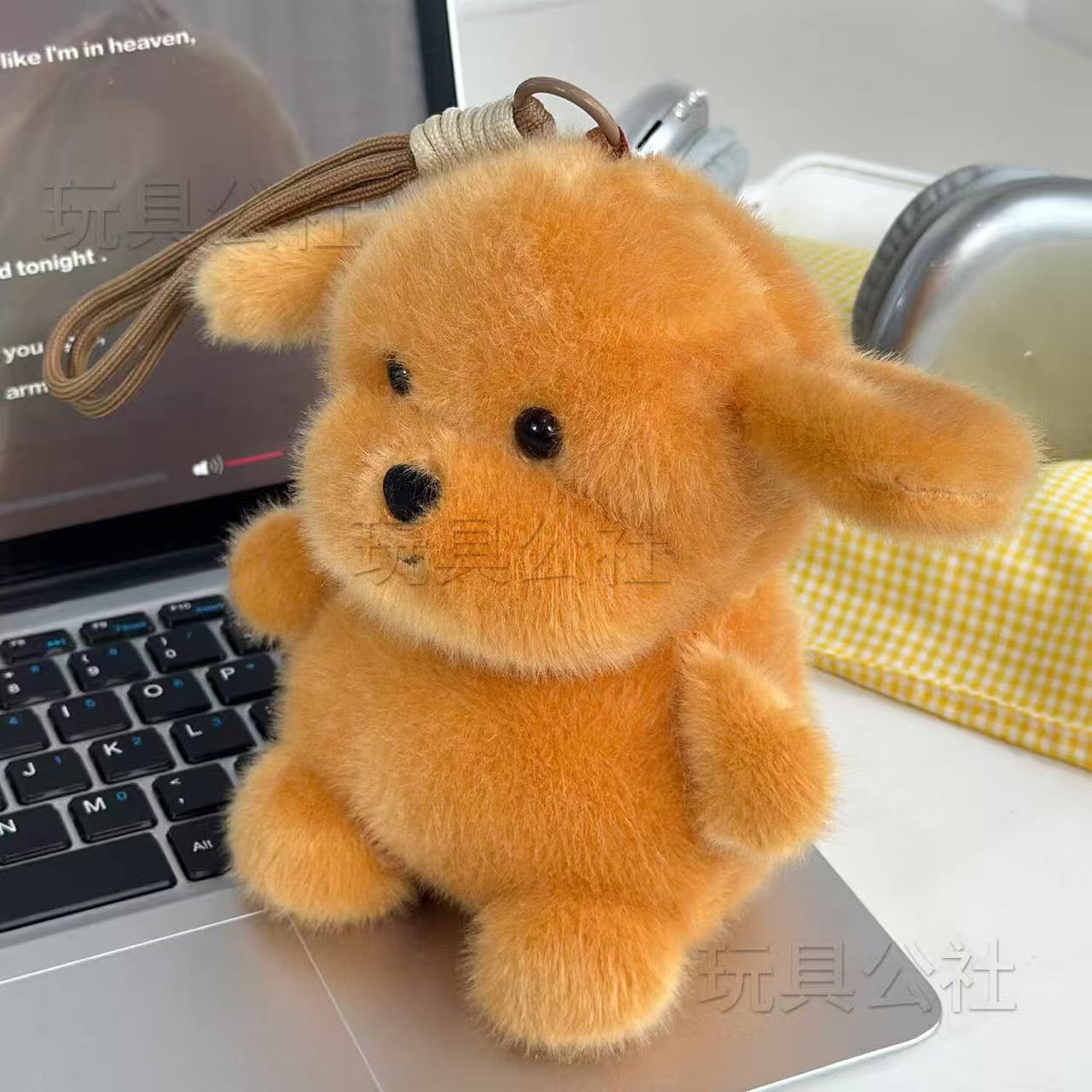 Puppy Cub Series Labrador Keychain - Alternative View