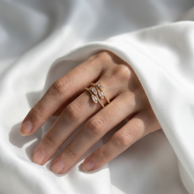 Golden Glow Lightweight Classic Accent Stone 5A Stone Minimalist 304 Stainless Steel Ring