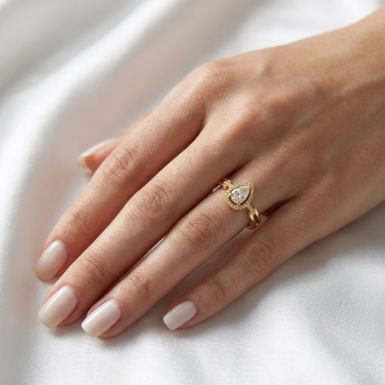 Golden Glow Lightweight Classic Pavé Zircon Accent Stone 304 Stainless Steel Ring