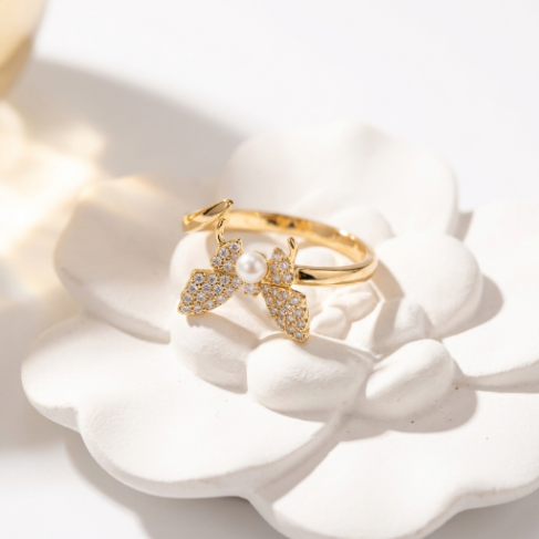 Golden Glow Stone Row Classic Motif Pavé Zircon 304 Stainless Steel Ring Hover