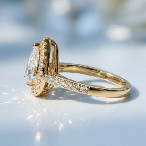 Golden Glow Stone Row Classic Motif Pavé Zircon 304 Stainless Steel Ring
